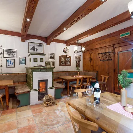 Felsenkeller فندق