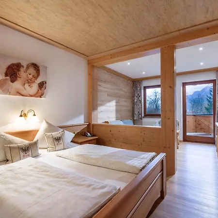 Hotel Felsenkeller 3*