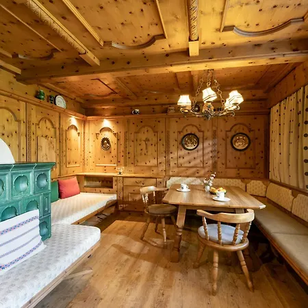 Felsenkeller فندق