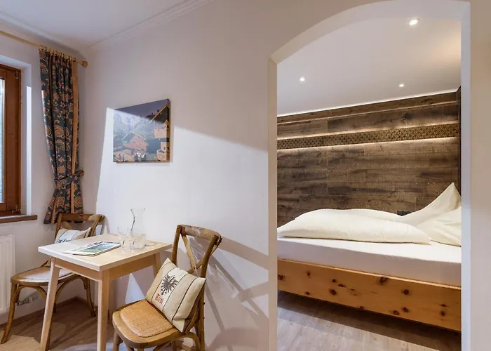 ホテル Felsenkeller 3*