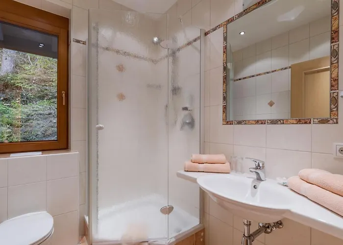 ホテル Felsenkeller